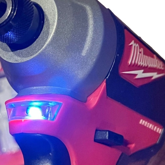 Milwaukee 2850-20 M18 Cordless Brushless 1/4" Impact Driver (Tool Only) OPEN BOX - Picture 4 of 4